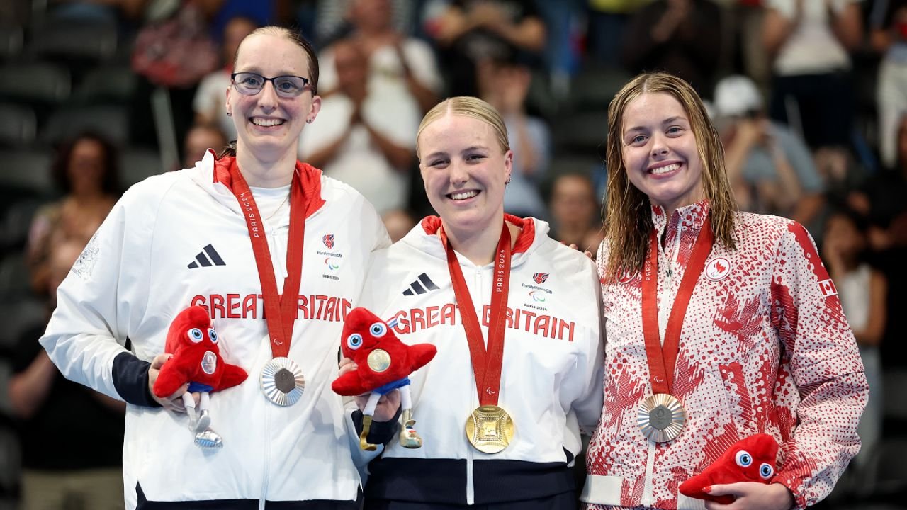 Faye Rogers Wins Swimming Gold